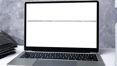 laptop ekranında siyah çizgi